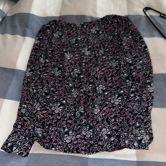 Loft Brand Long Sleeve Floral Shirt Size Small
Great Condition - Picture 9 of 9